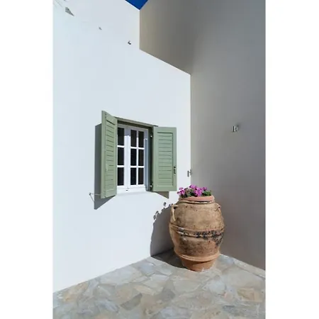 Lovely 2-bedroom House In Tinos Lejlighed